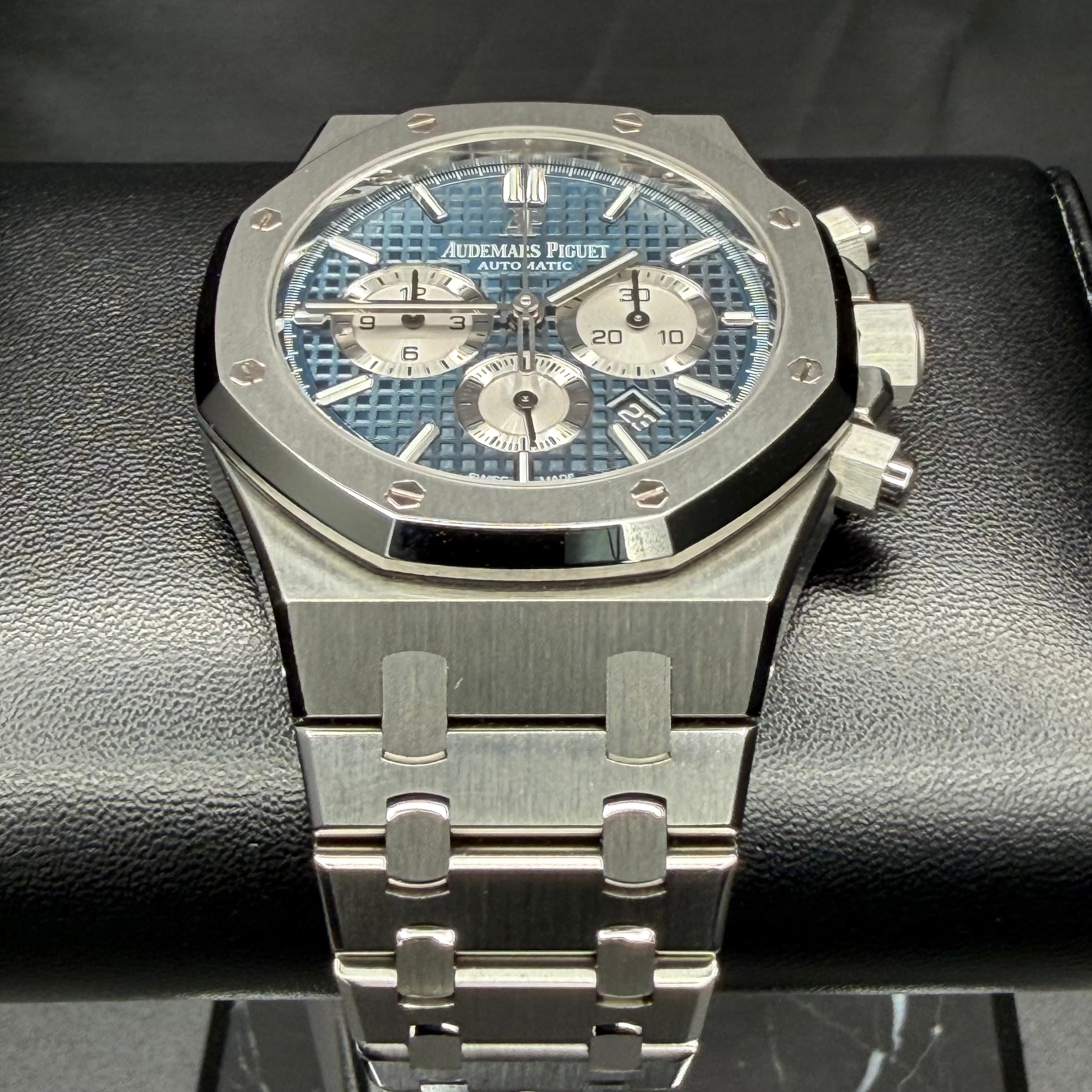 Audemars Piguet Royal Oak Chronograph Blue Dial - view 5