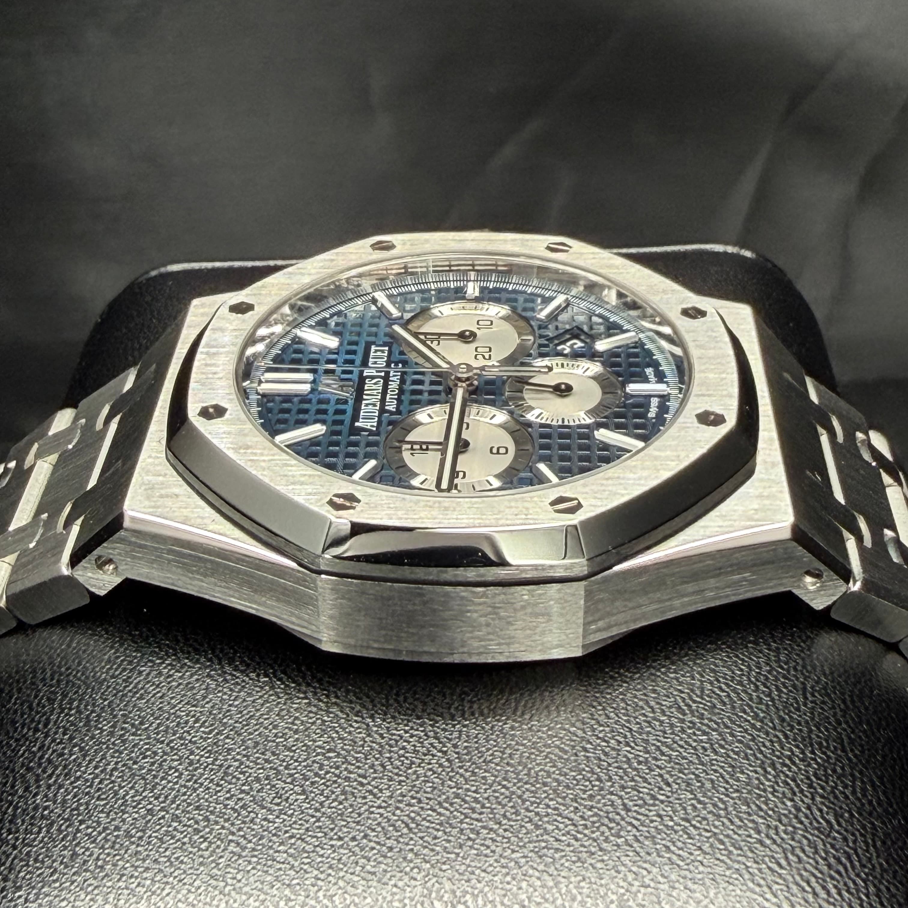 Audemars Piguet Royal Oak Chronograph Blue Dial - view 7