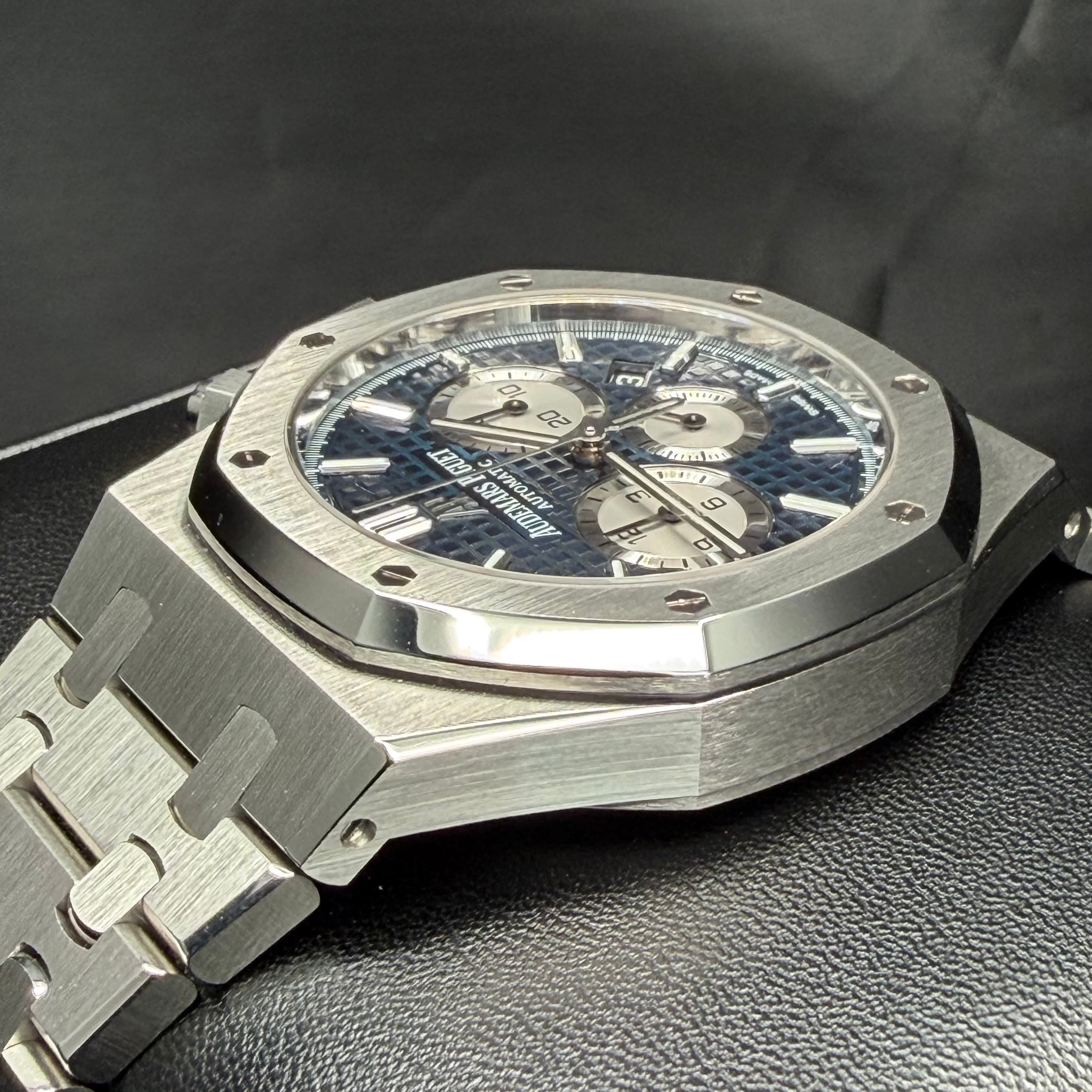 Audemars Piguet Royal Oak Chronograph Blue Dial - view 8