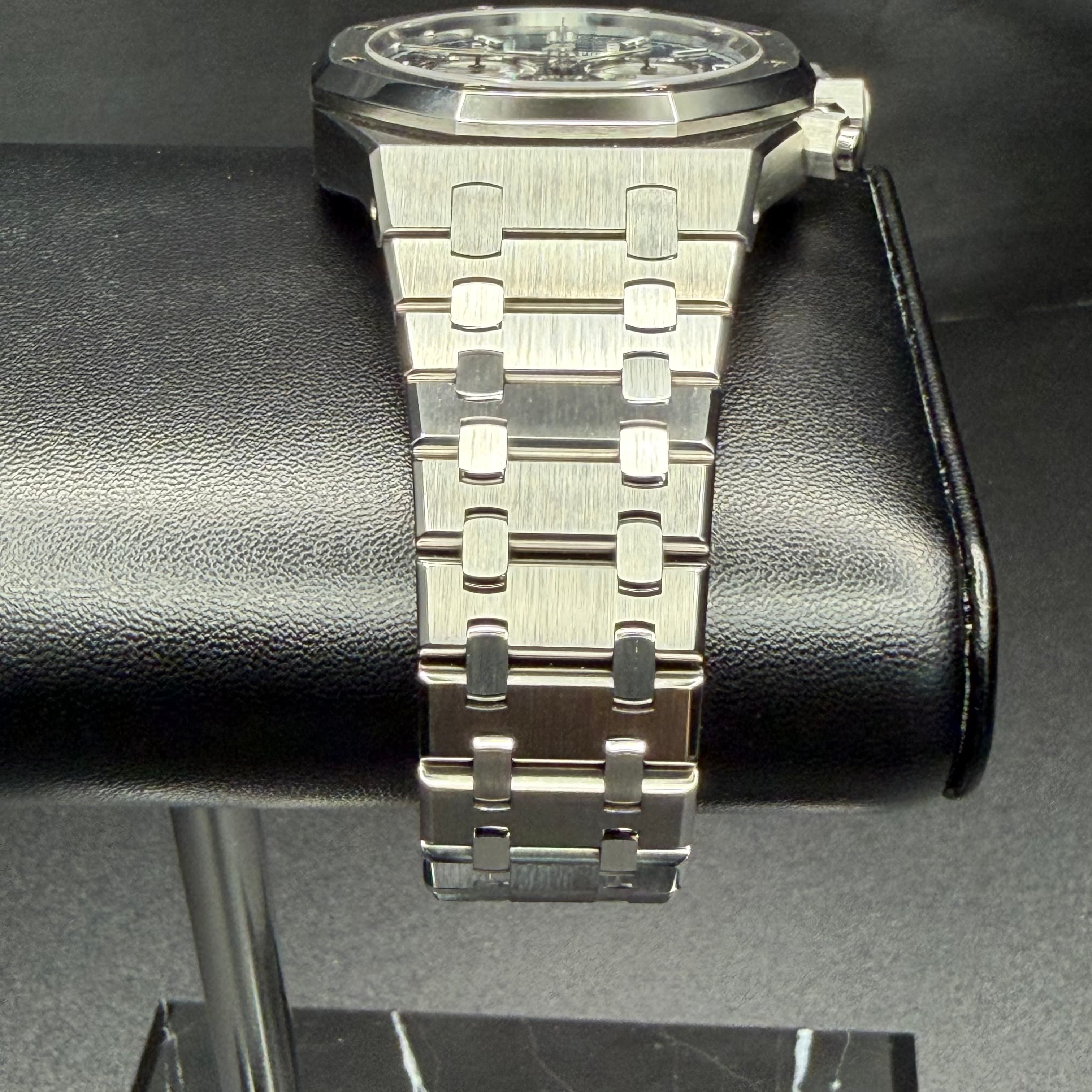 Audemars Piguet Royal Oak Chronograph Blue Dial - view 14