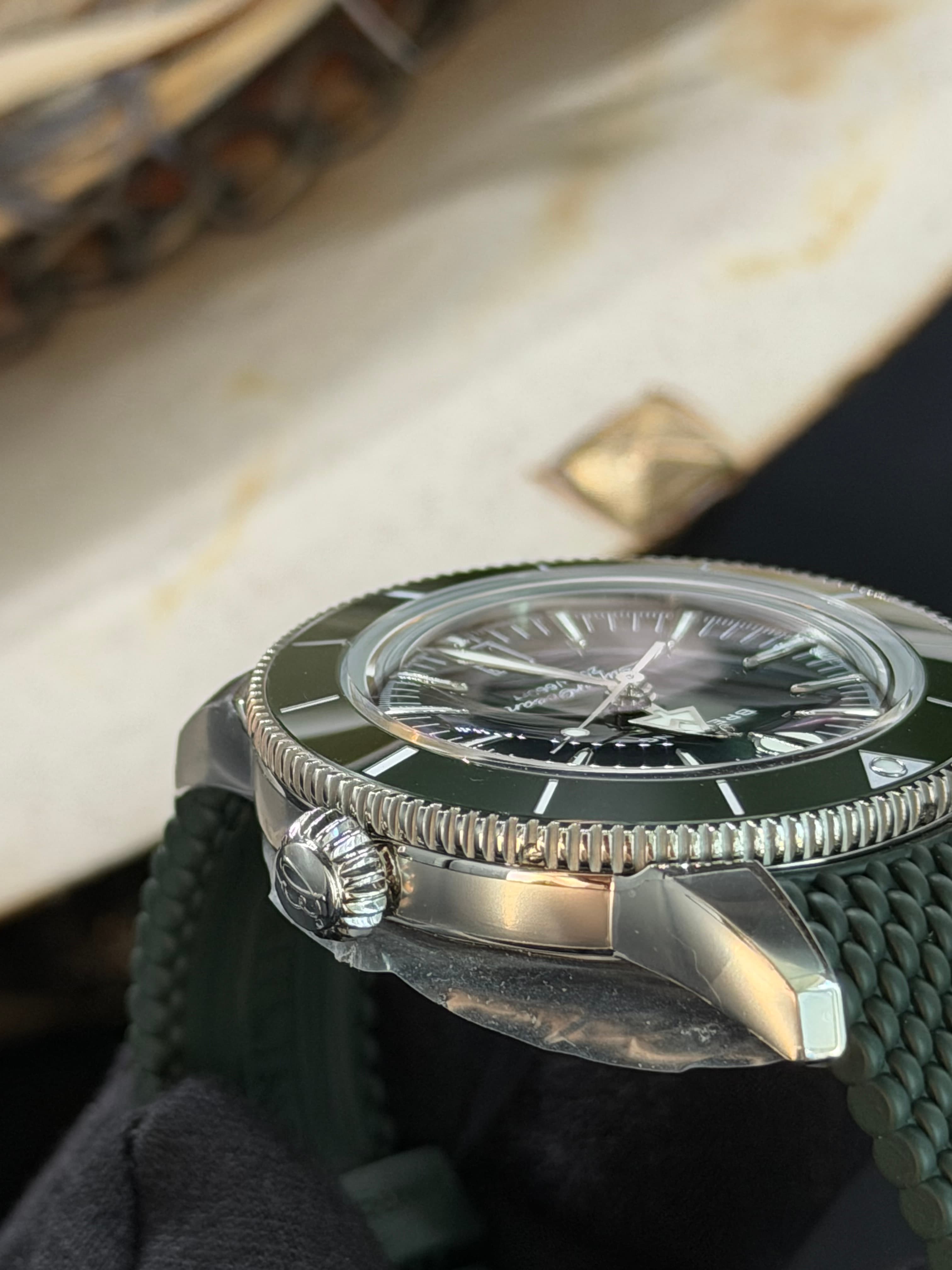 Breitling Superocean Heritage Green Dial / Band - view 16