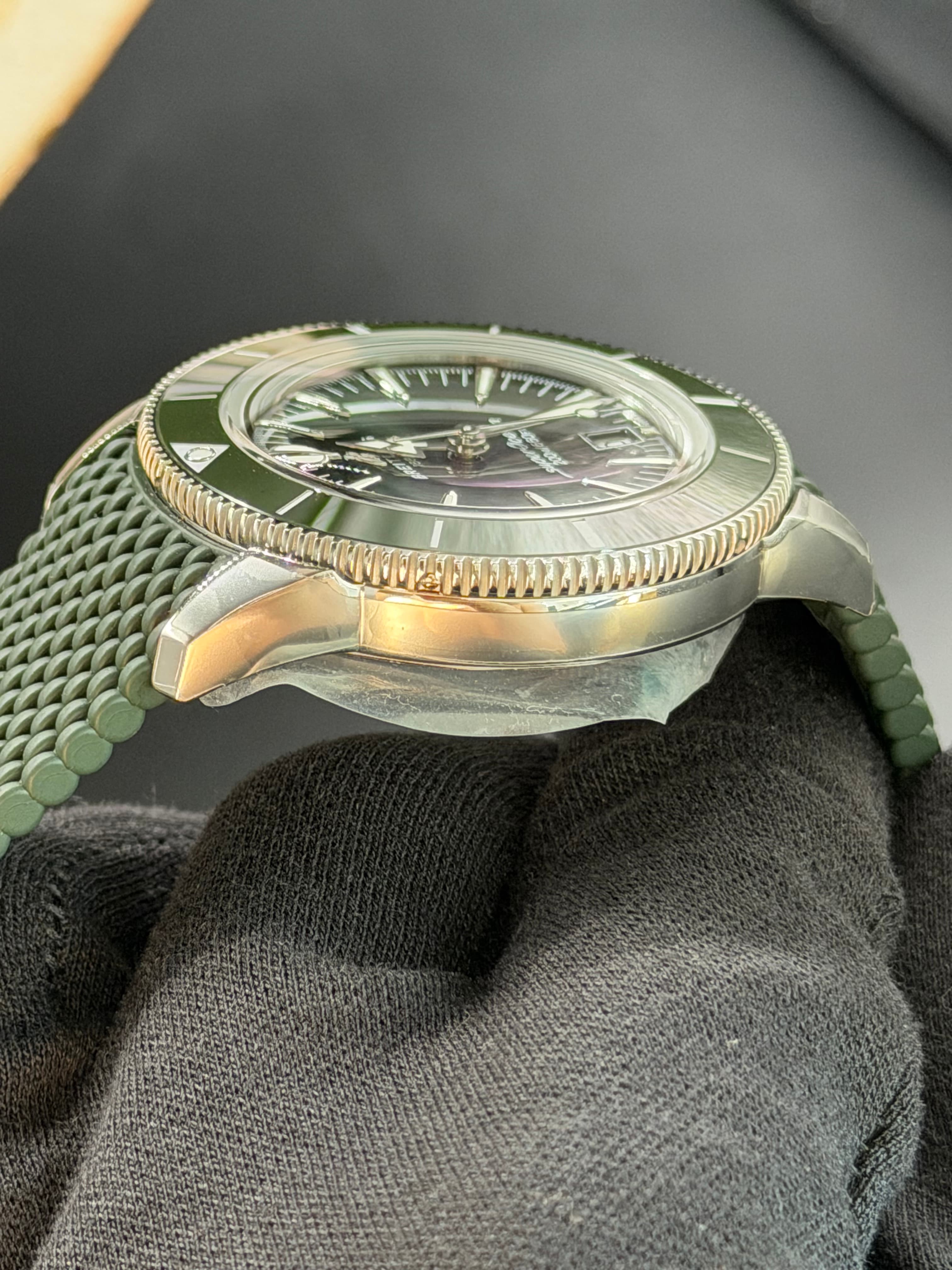 Breitling Superocean Heritage Green Dial / Band - view 20