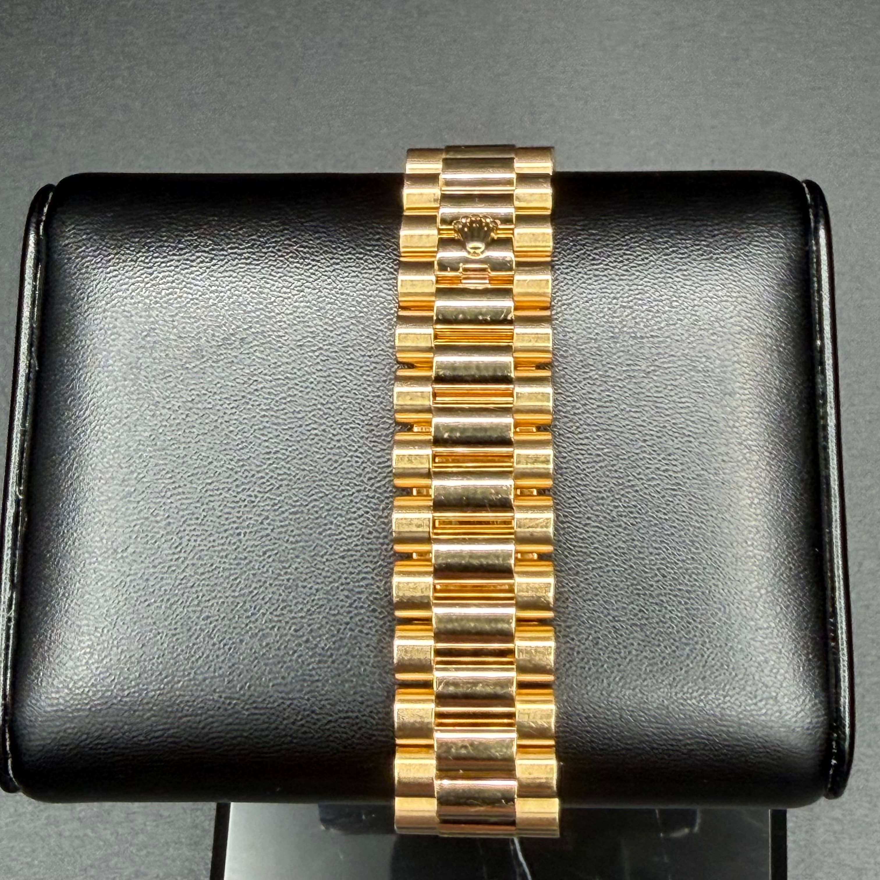 Rolex Day Date President Gold Meteorite Dial - view 16