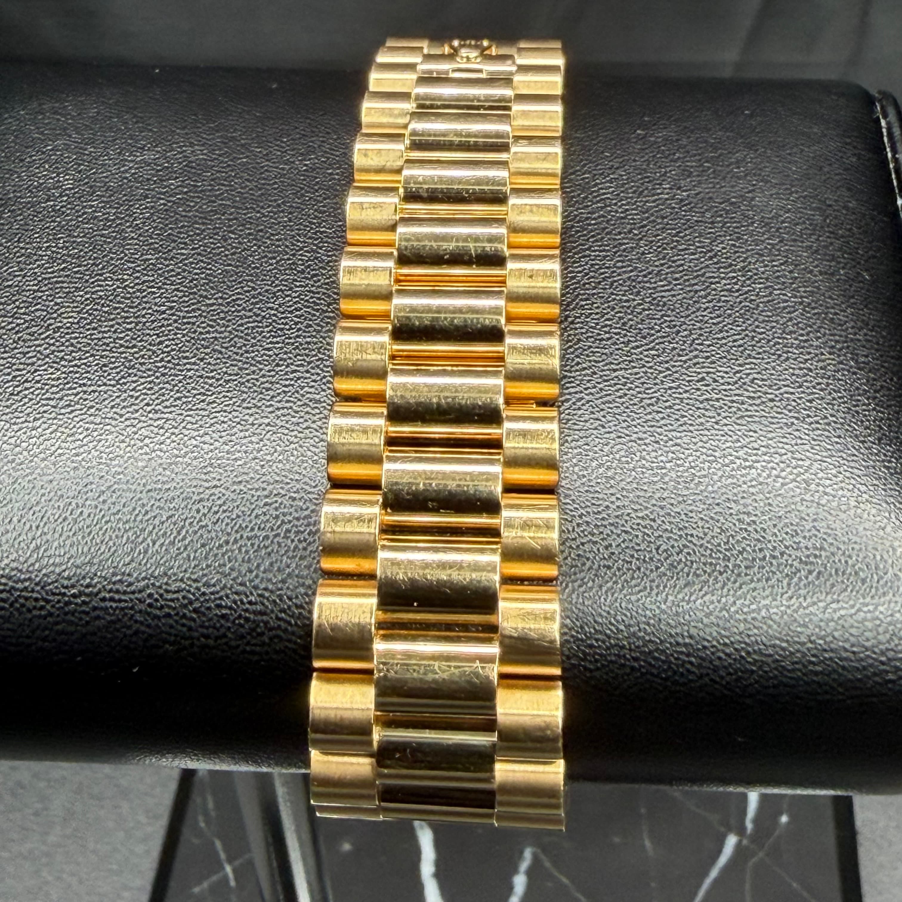Rolex Day Date President Gold Meteorite Dial - view 17