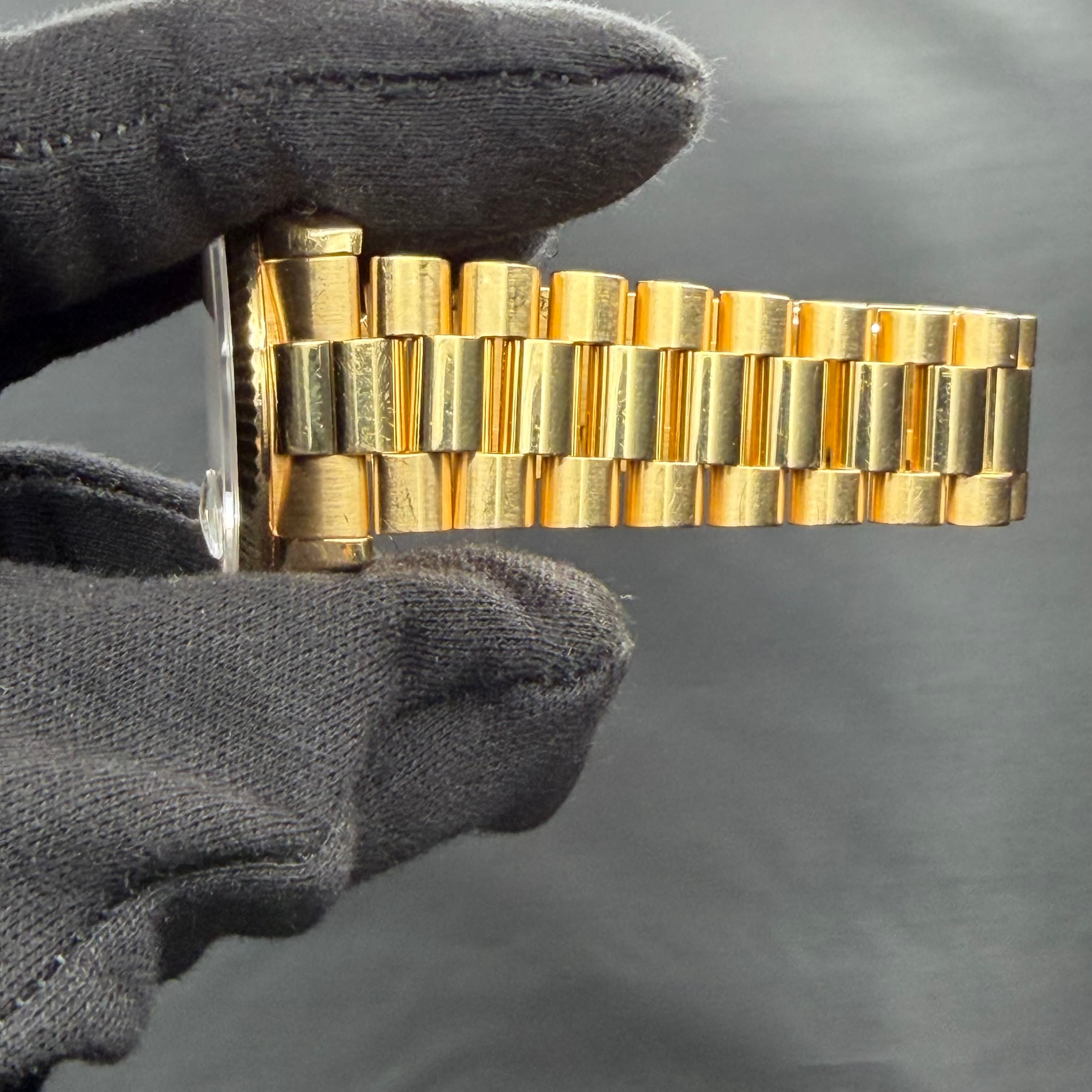 Rolex Day Date President Gold Meteorite Dial - view 18