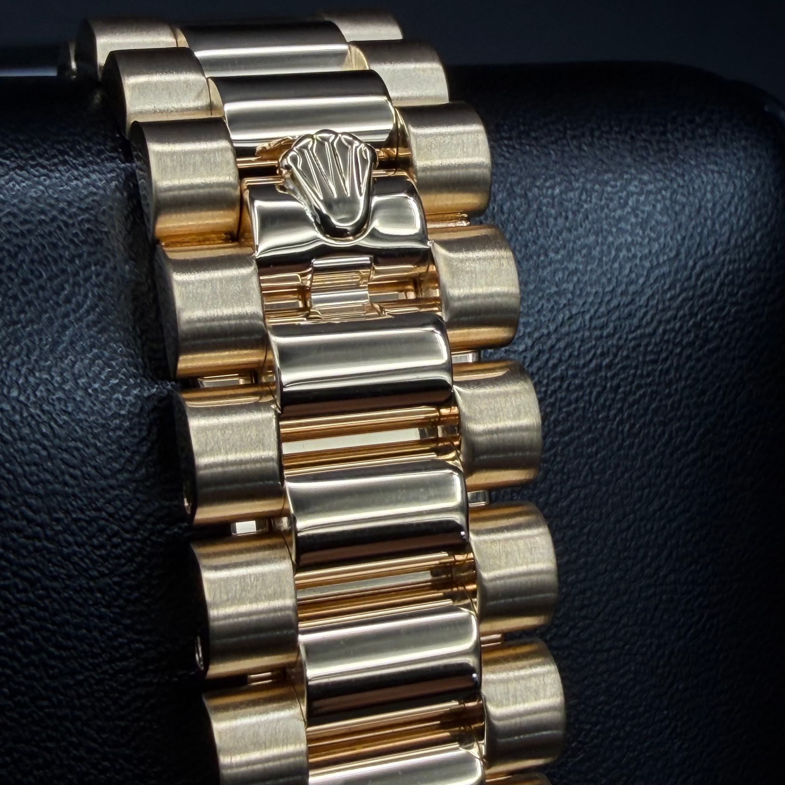 Rolex Day Date President Gold Meteorite Dial - view 16