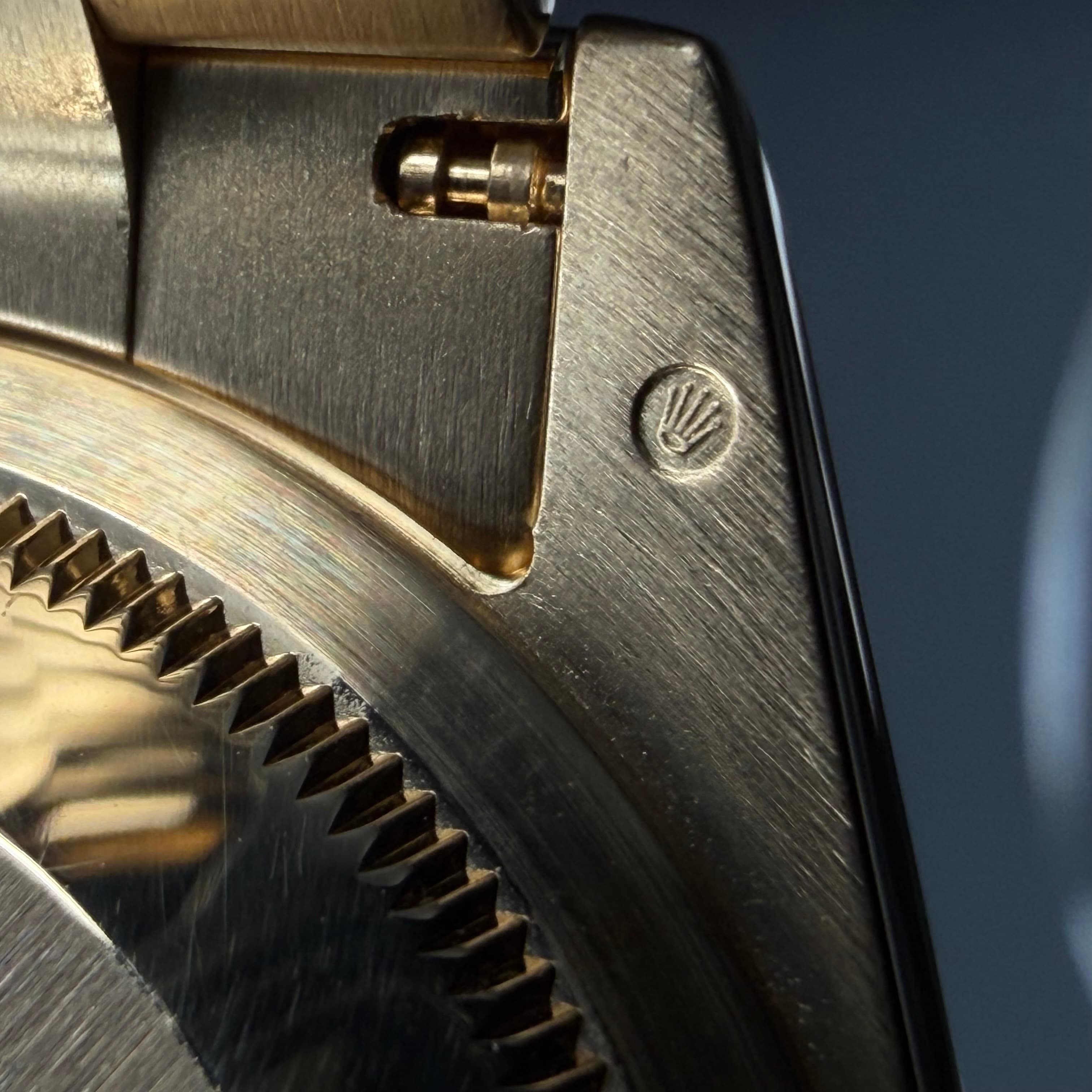 Rolex Day Date President Gold Meteorite Dial - view 28