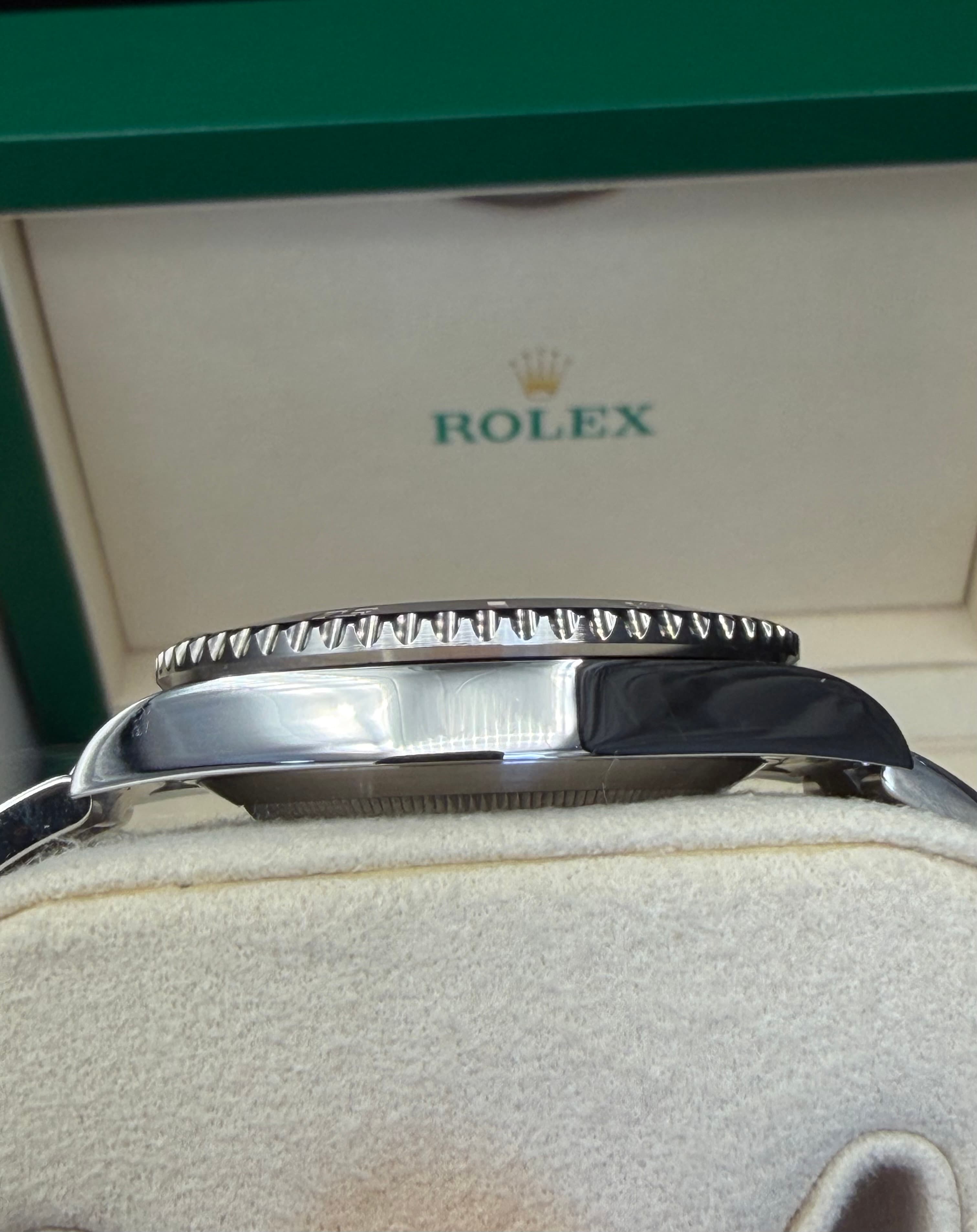 Rolex Submariner Date - view 16