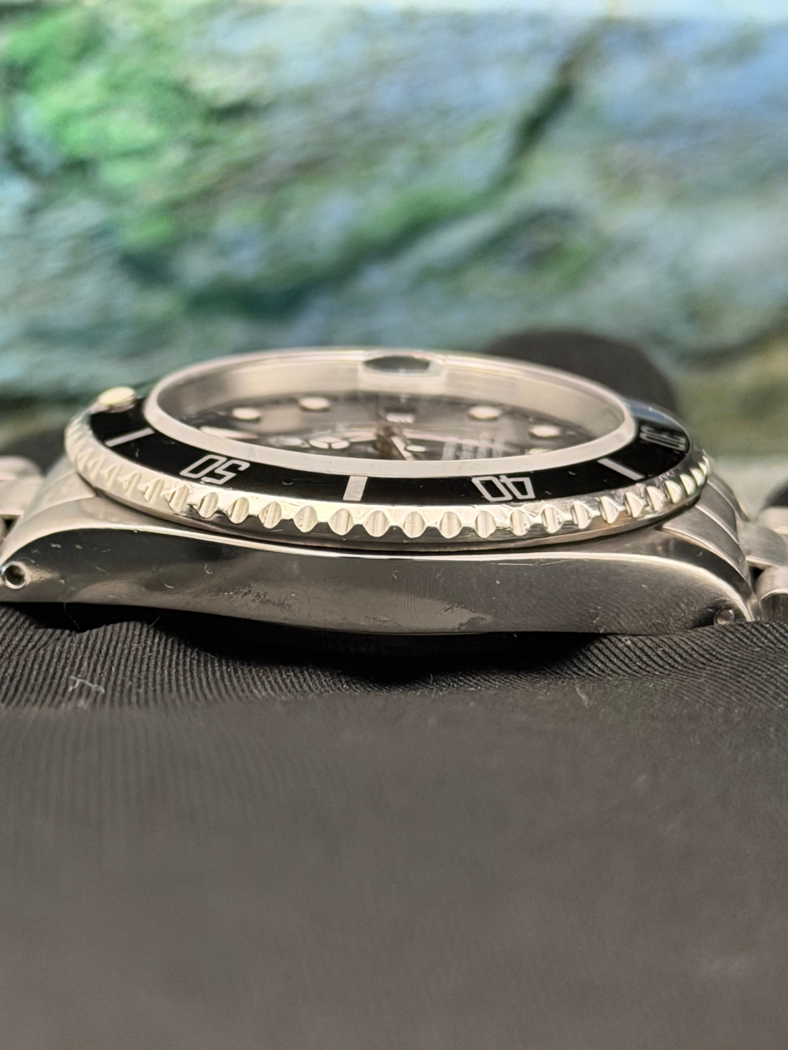 Rolex Submariner Date Black Dial - view 15