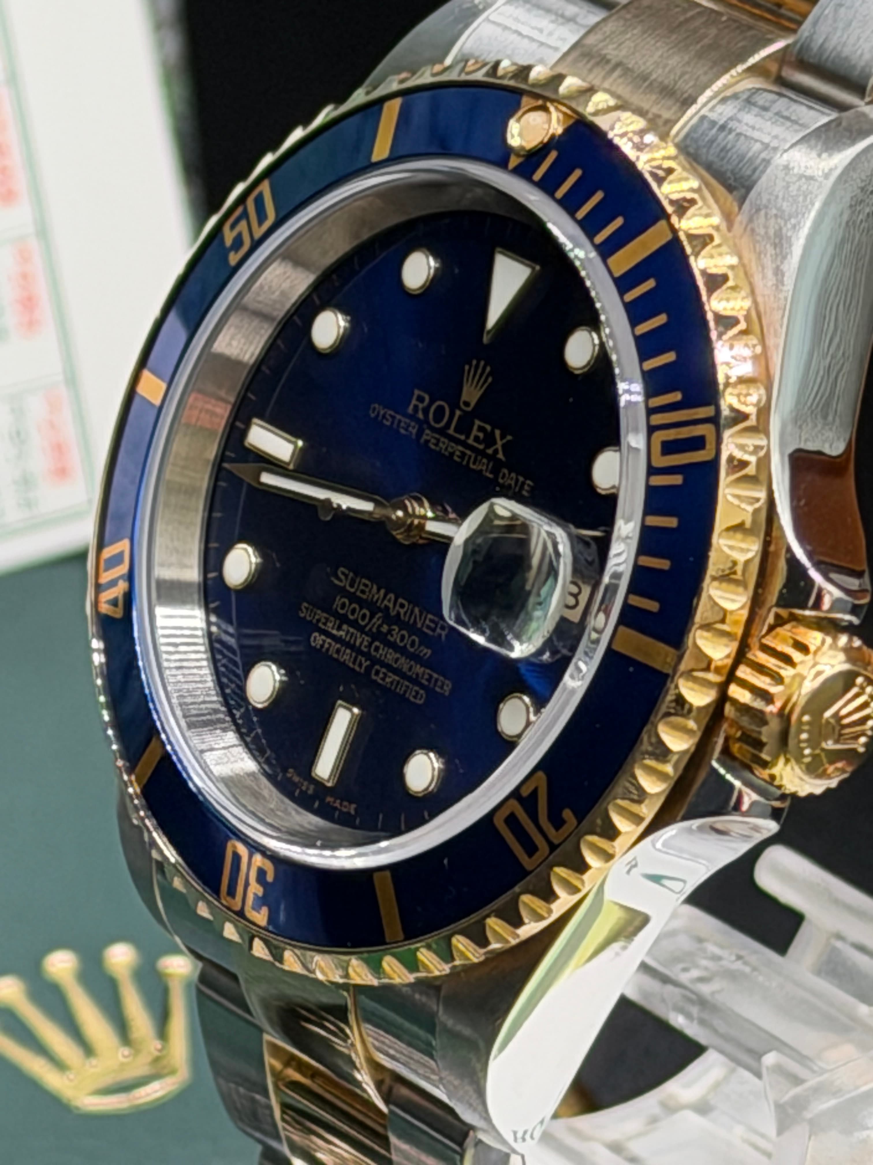 Rolex Submariner Date "Bluesy" COMPLETELY FULL SET RARE - view 5