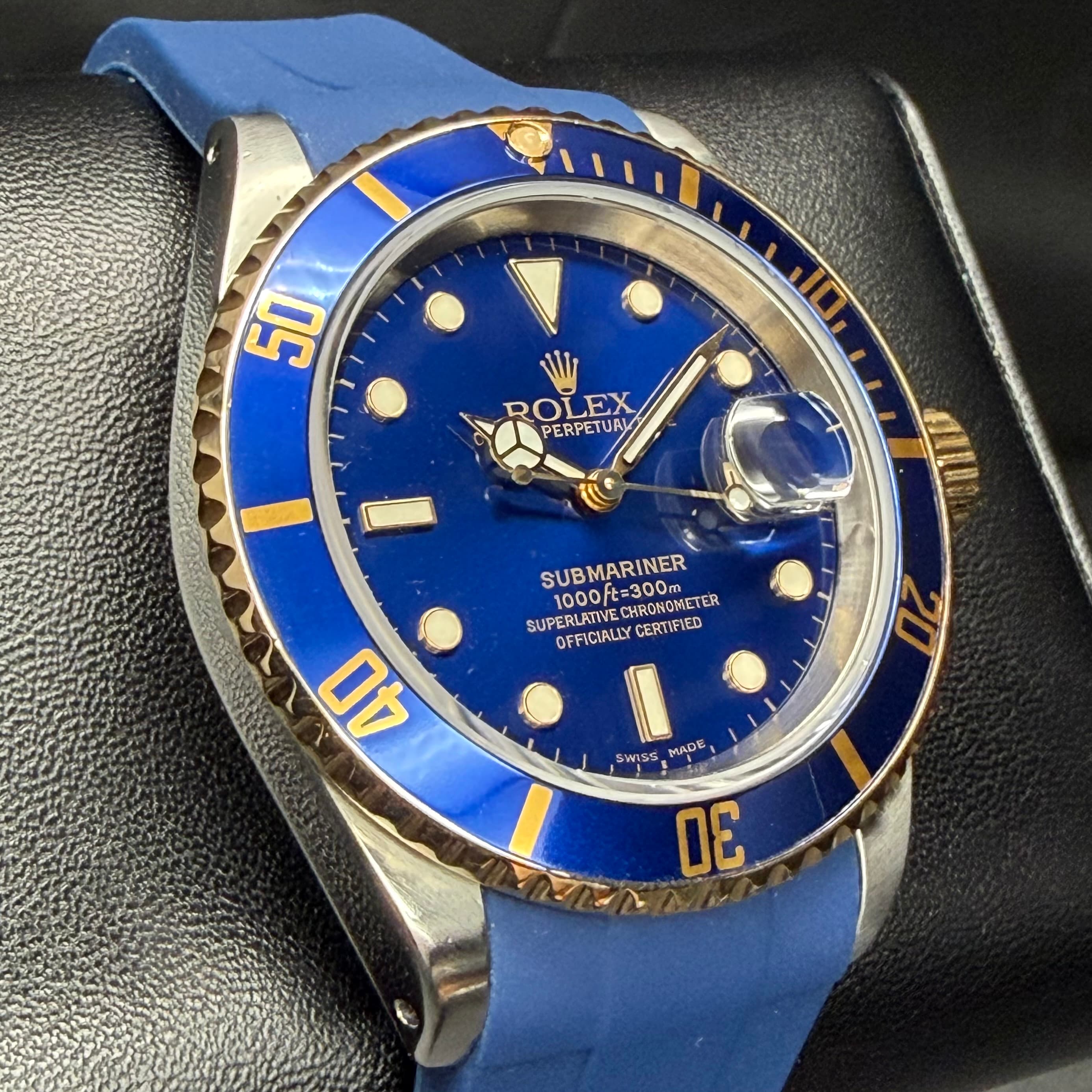 Rolex Submariner Date "Bluesy" on Rubber B Strap - view 2