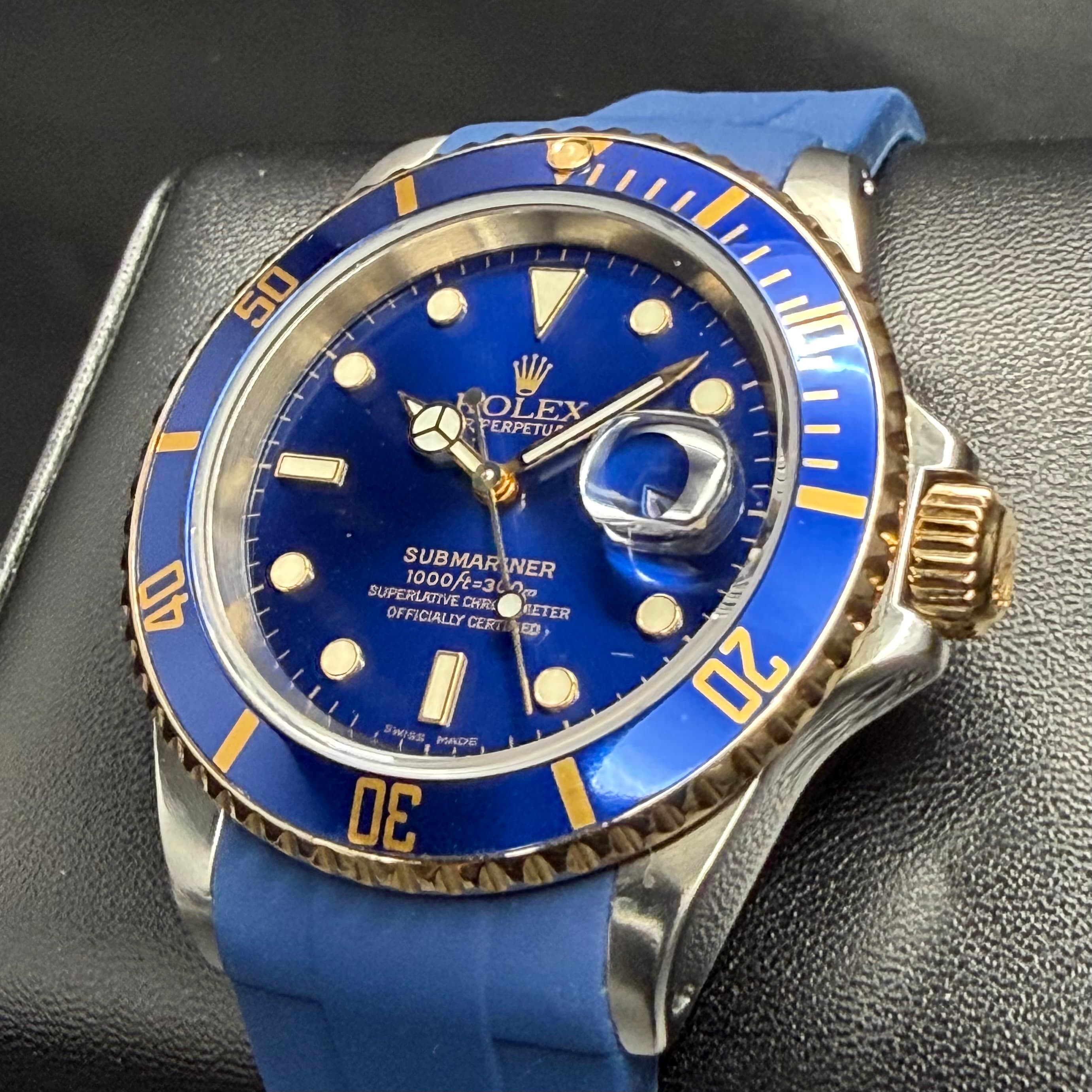 Rolex Submariner Date "Bluesy" on Rubber B Strap - view 3
