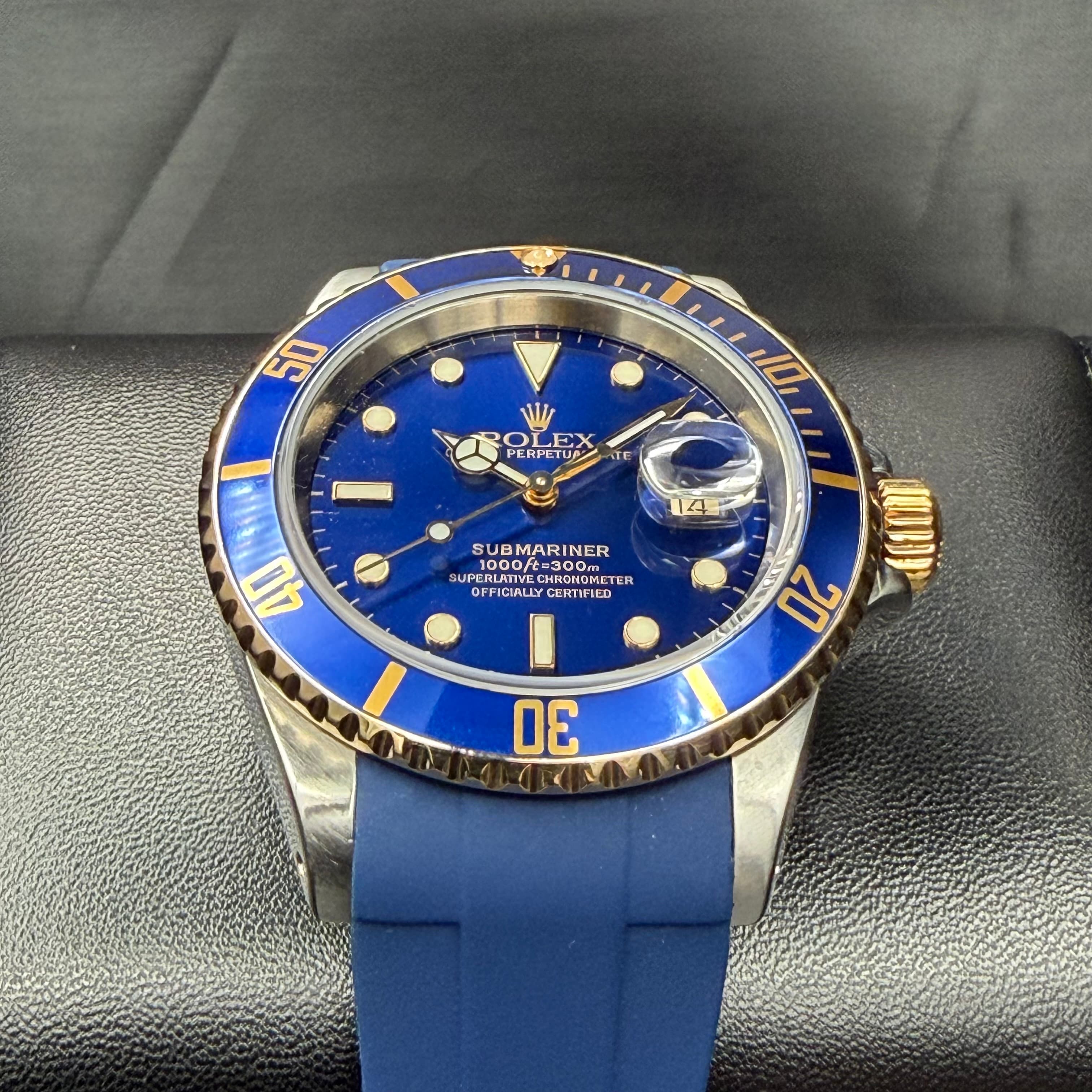 Rolex Submariner Date "Bluesy" on Rubber B Strap - view 4