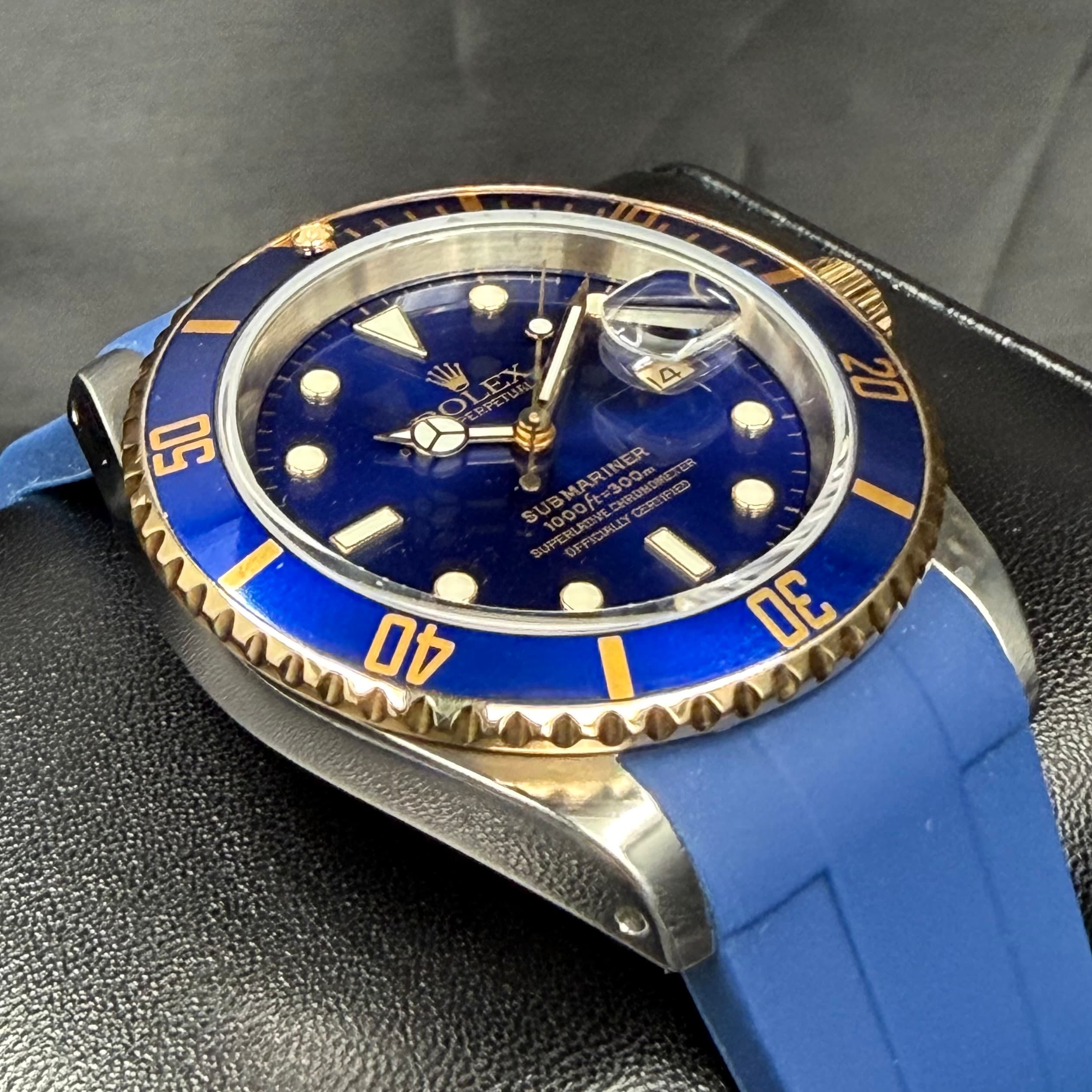 Rolex Submariner Date "Bluesy" on Rubber B Strap - view 5