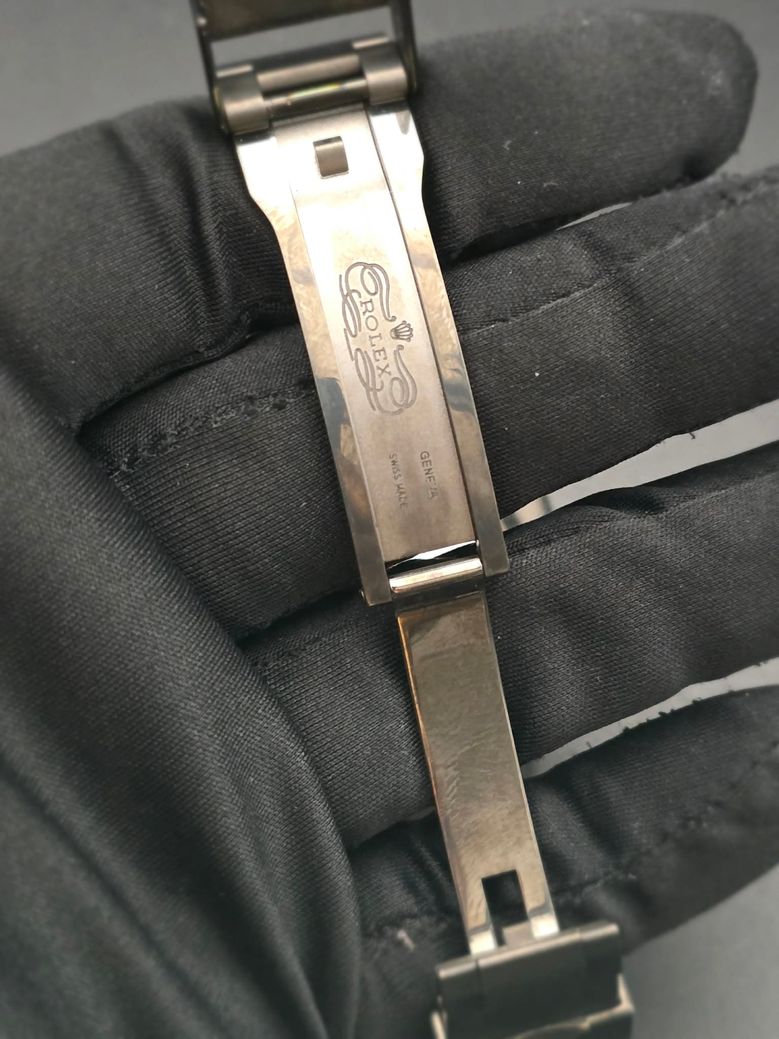 Rolex Summariner Date "Hulk" - view 13